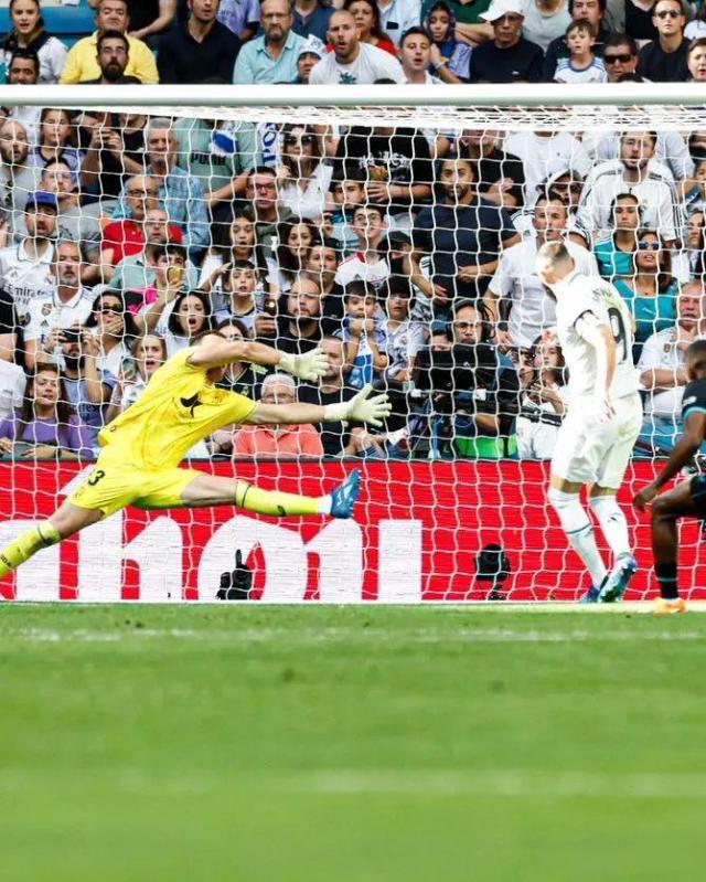 开云体育官方app-【西甲】罗德里戈世界波本泽马戴帽,皇马主场取3分