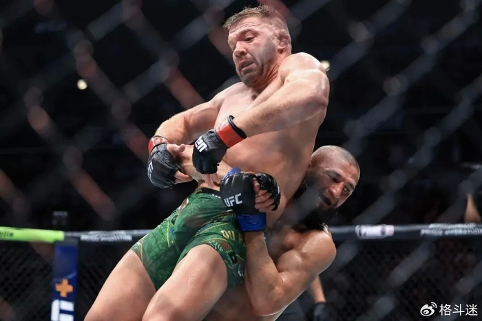 开云体育官网登录入口-奇马耶夫击倒朗特里！悬赏重金求虐！|UFC|凯文·加内特|训练|斯特里克兰|冠军_新浪体育_新浪新闻